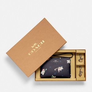 Boxed Corner Zip Wristlet With Snowman Print ⛄️ ❄️